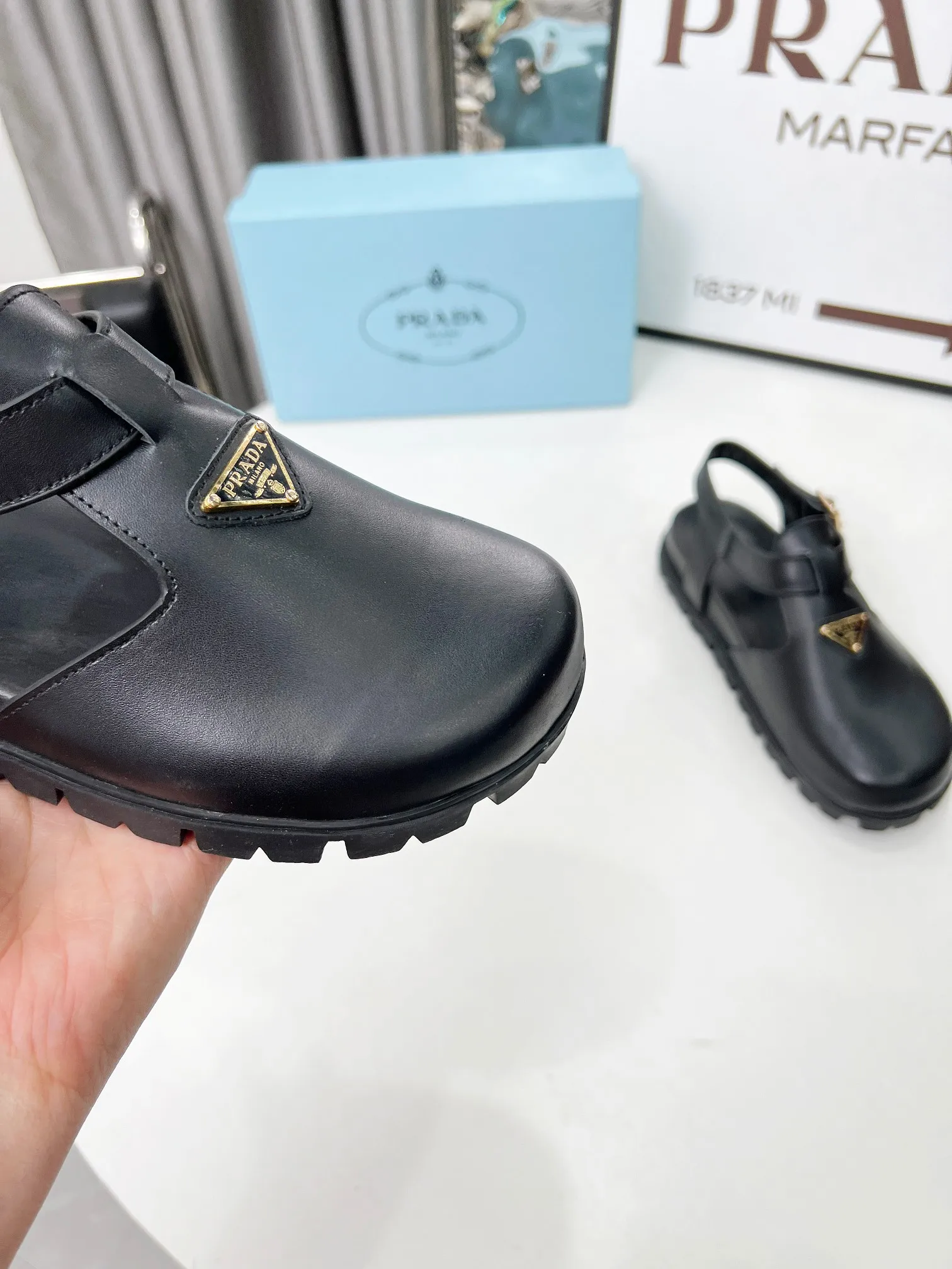 👟👟Ex-factory price 440👟👟 PRADA/25ss Prada classic triangle logo loafer series, simple and ultimate size: 35-42